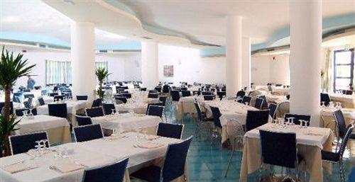 Hotel Club Cala Longa Montauro Zewnętrze zdjęcie